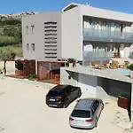 Nainer Apartamento Pag Town