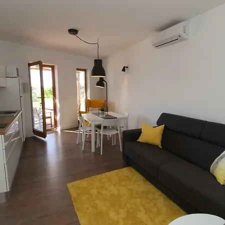 Nainer Apartment *
