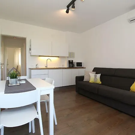Nainer Apartment *