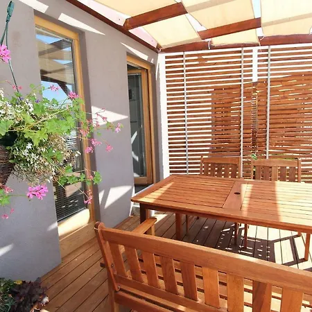 Nainer Apartament Pag Town