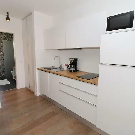 Nainer Апартаменты Паг