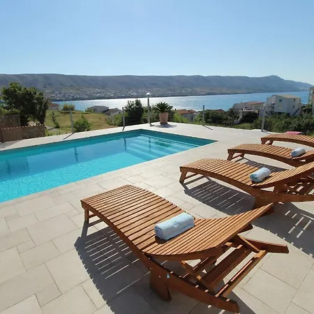 Nainer Apartament