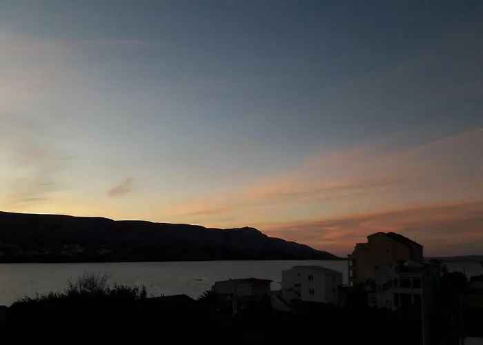 Nainer Apartman Pag Town