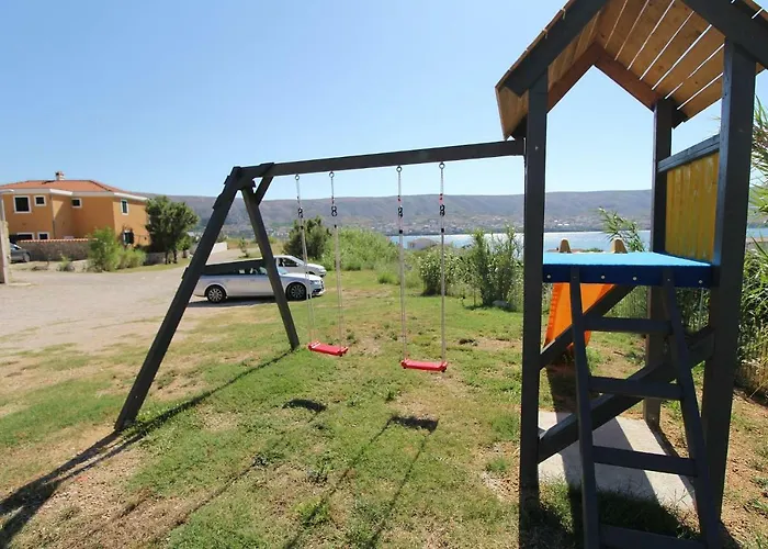 Nainer Apartman Pag Town