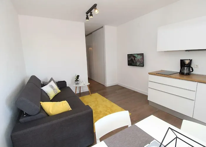 Nainer Apartman Pag Town