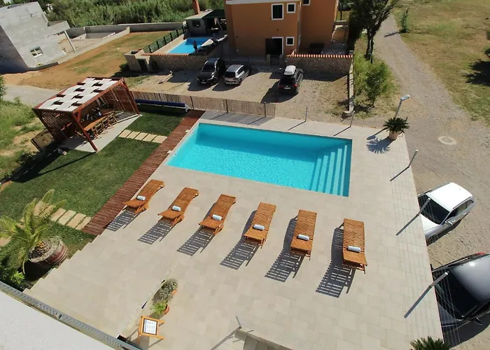 Nainer Apartman Pag Town